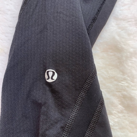 Lululemon Inspire Crops II *Luxtreme in Black - Picture 5 of 8